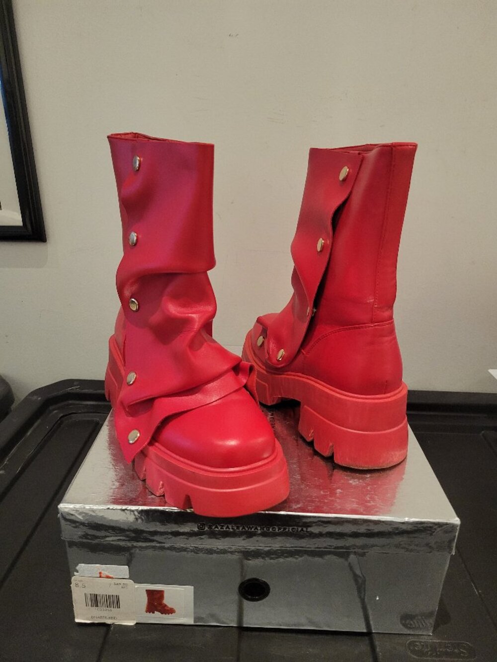 Red Moto Boots Wms. Sz. 8.5 by AZALEA WANG